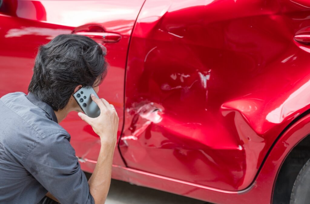 Auto incidentata: chi sceglie la carrozzeria, il cliente o l’assicurazione?